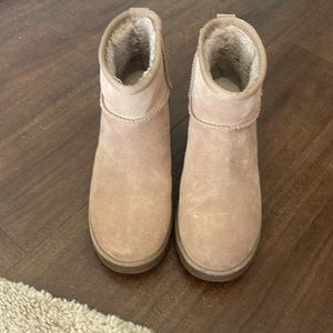 UGG classic mini wedge women’s booties